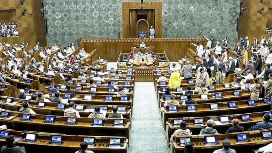 Anti-Paper Leak Bill: लोकसभा से एंटी पेपर लीक बिल पास, राहुल गांधी-जितेंद्र सिंह के बीच तीखी बहस, पढ़ें पूरी खबर
